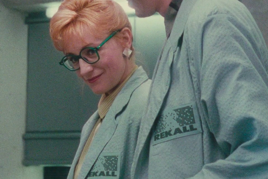 <p><strong>Figure 2.8</strong> The logo as it appeared on the lab coats of Rekall’s doctors.</p>