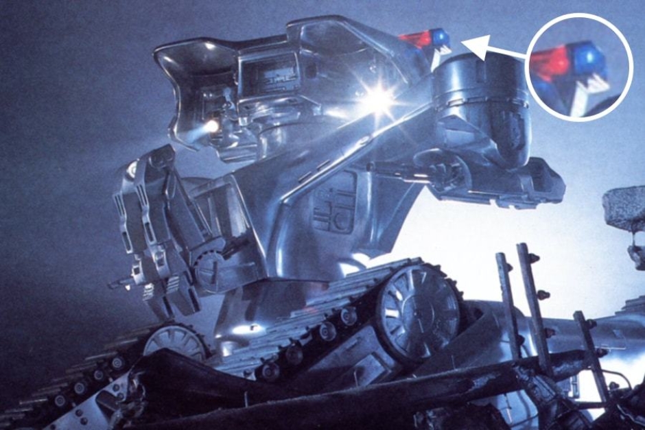 <p><strong>Figure 3.9</strong> The H-Ks in the future all feature red and blue strobes, creating a battlefield atmosphere similar to what is experienced in Tech Noir.</p>